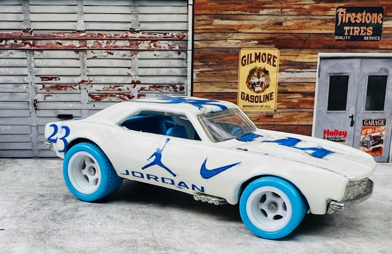 🔥🔥🔥Hotwheels Custom 1967 Chevy CAMARO AIR JORDAN  C21 🔥🔥🔥