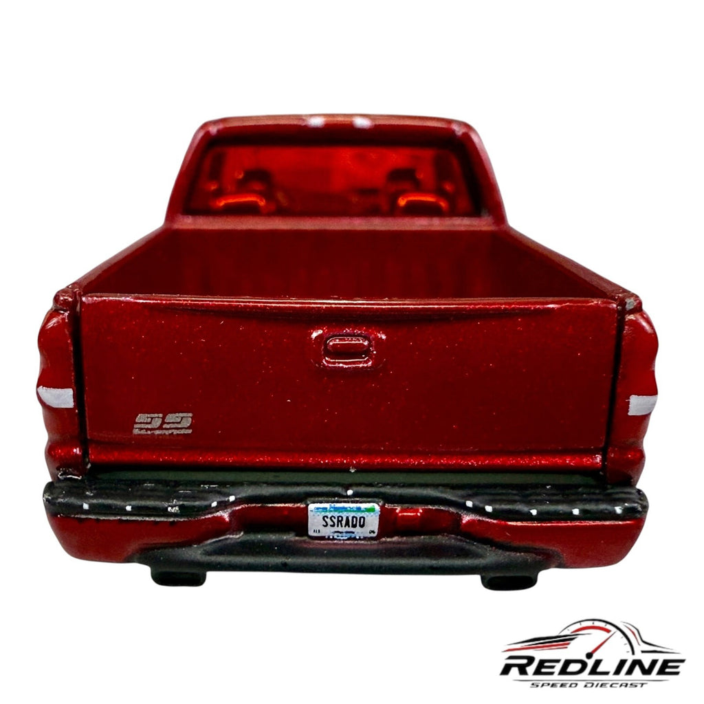 🇺🇸🇺🇸Auto World ULTRA RED  2006 Chevy Silverado SS C15🇺🇸🇺🇸