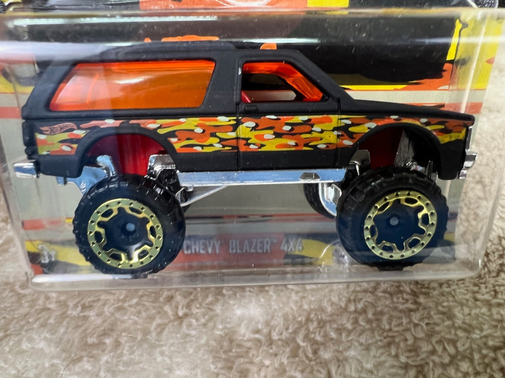 🔥🔥🔥🔥Chevy Blazer 4X4 #6/8 Camouflage Series  Wal-Mart Exclusive HW05🔥🔥🔥🔥