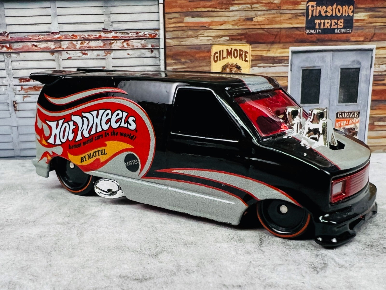 🔥🔥🔥Hot Wheels Premium 1985 Chevy Astro Van Real Riders H23🔥🔥🔥