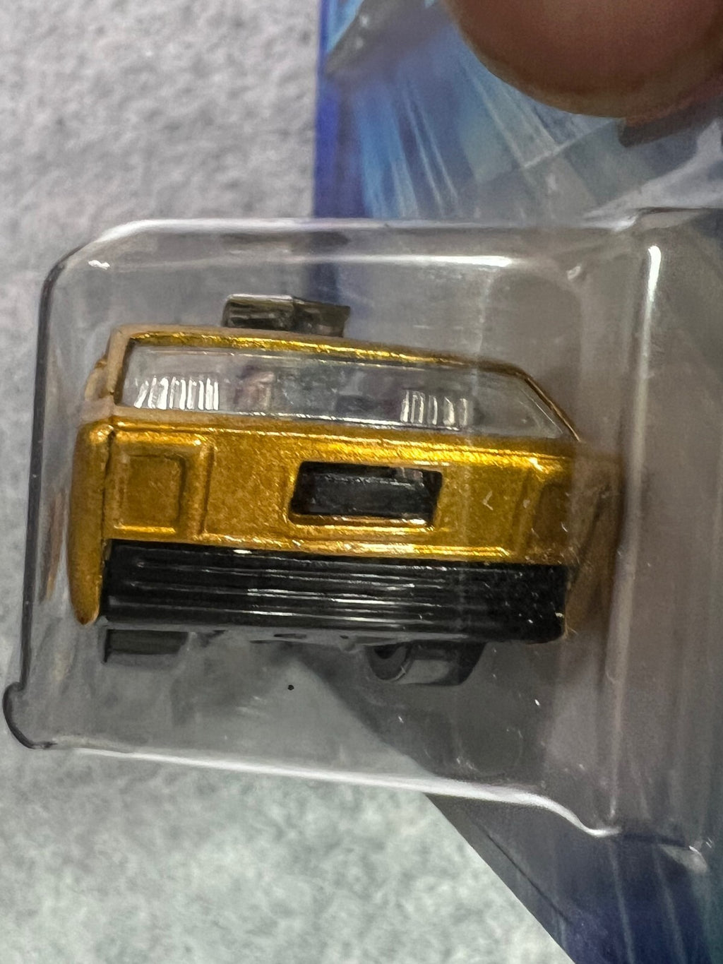 🔥🔥🔥Hot Wheels 2004 Gold Tooned Deora  Hot Wheels First Editions H25🔥🔥🔥