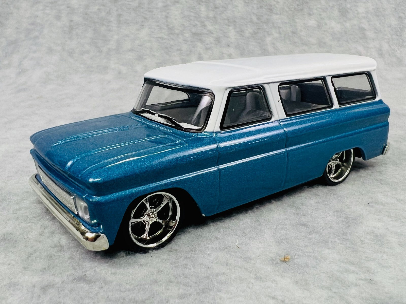 🇺🇸🇺🇸Greenlight 1966 Chevy Suburban Blue 1/43rd Scale 🇺🇸🇺🇸