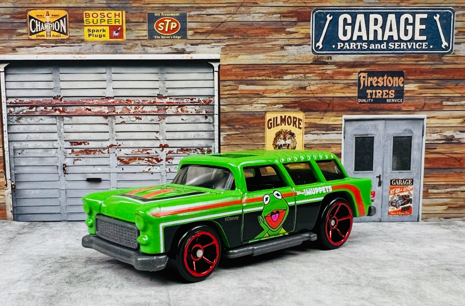 🔥🔥🔥 Hot Wheels Disney The Muppets  Classic Nomad Kermit the Frog C23🔥🔥🔥