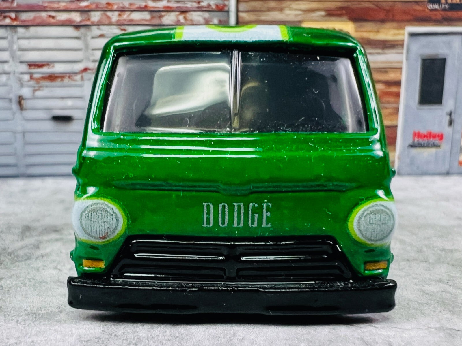 🔥🔥Hot Wheels Star Wars Mandalorian 1966 Dodge A100 Van Green Loose C21🔥🔥