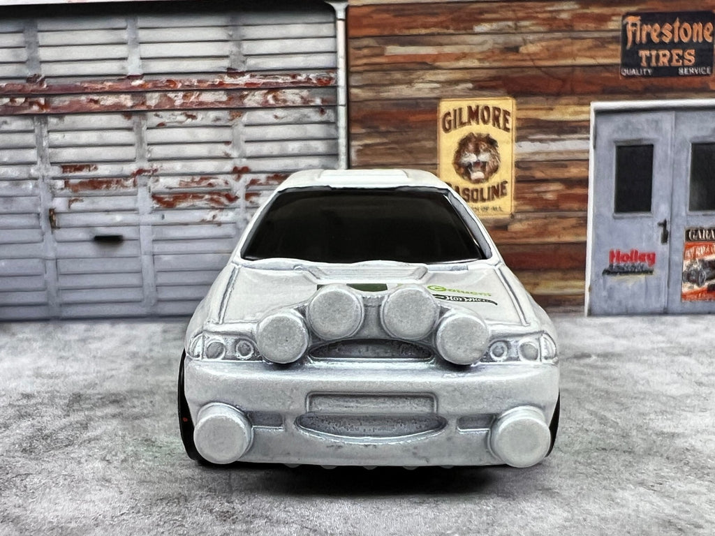 🔥🔥🔥🔥Hot Wheels Nightburnerz Ford Escort Rally White Green 🔥🔥🔥🔥