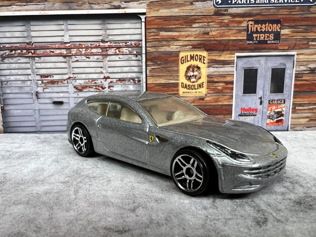 🇮🇹🇮🇹🇮🇹Hot Wheels  Ferrari FF Silver C13🇮🇹🇮🇹🇮🇹