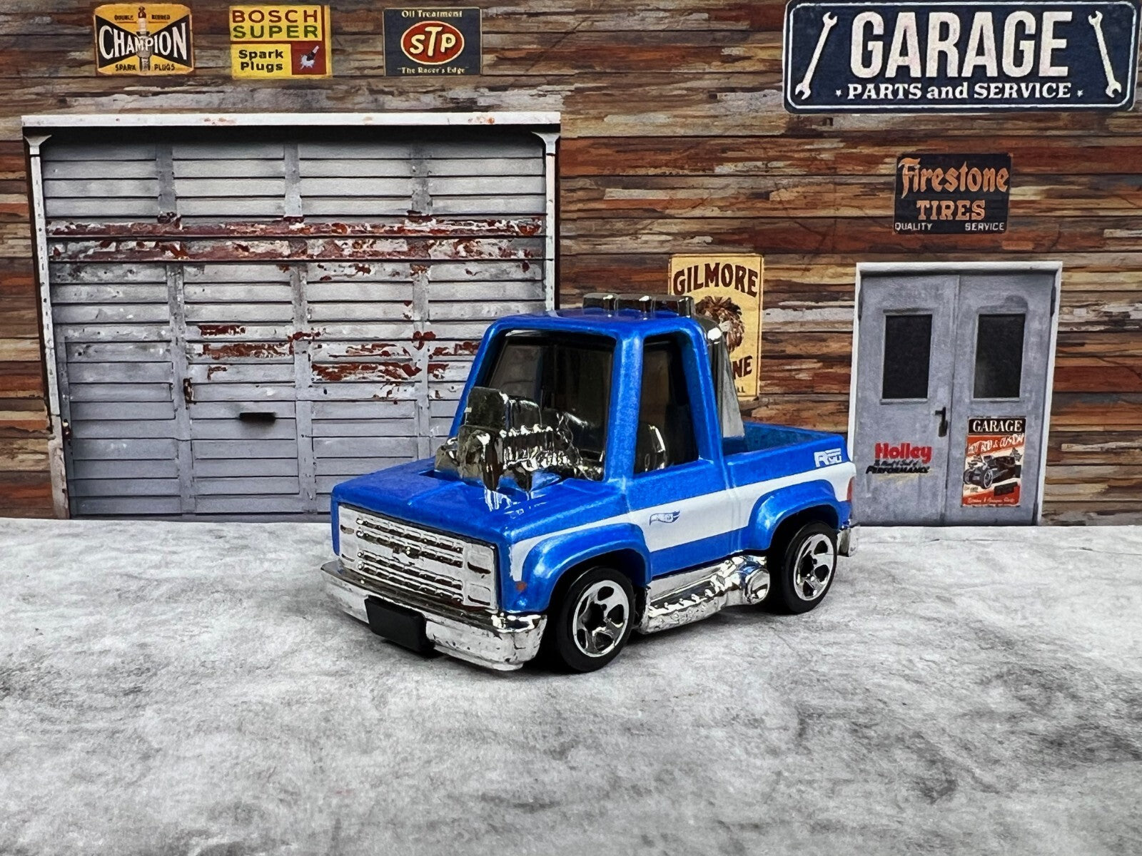 🔥🔥🔥Hot Wheels Toon'd 83 Chevy Silverado Tooned  Blue C13🔥🔥🔥