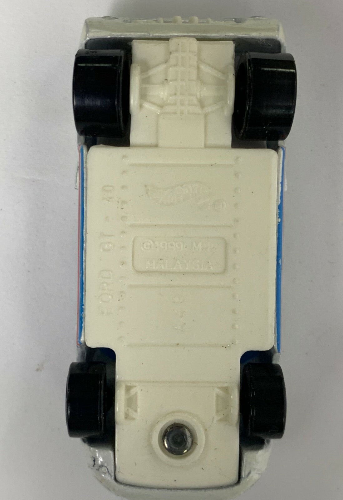 🔥HOT WHEELS FORD GT40 SUPER CAR WHITE w/ BLUE WINDOWS & ANODIZED WHEEL RARE🔥