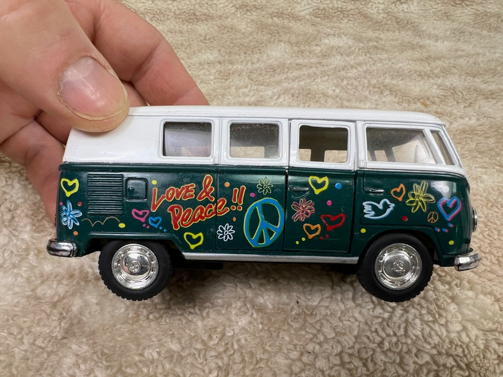 Kinsmart Volkswagen Classical Bus 1962 Surfboard 1:32 Diecast Model Van Green