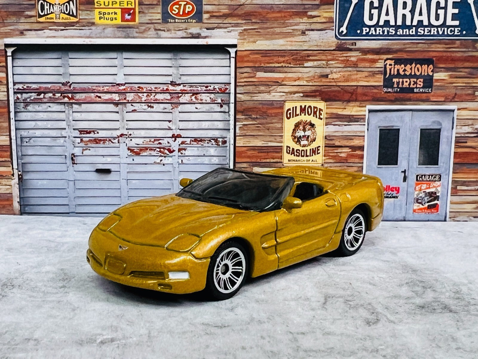 🔥🔥🔥Matchbox 2000 Chevy Corvette TM GM 1:60 Scale Diecast Gold C15🔥🔥🔥
