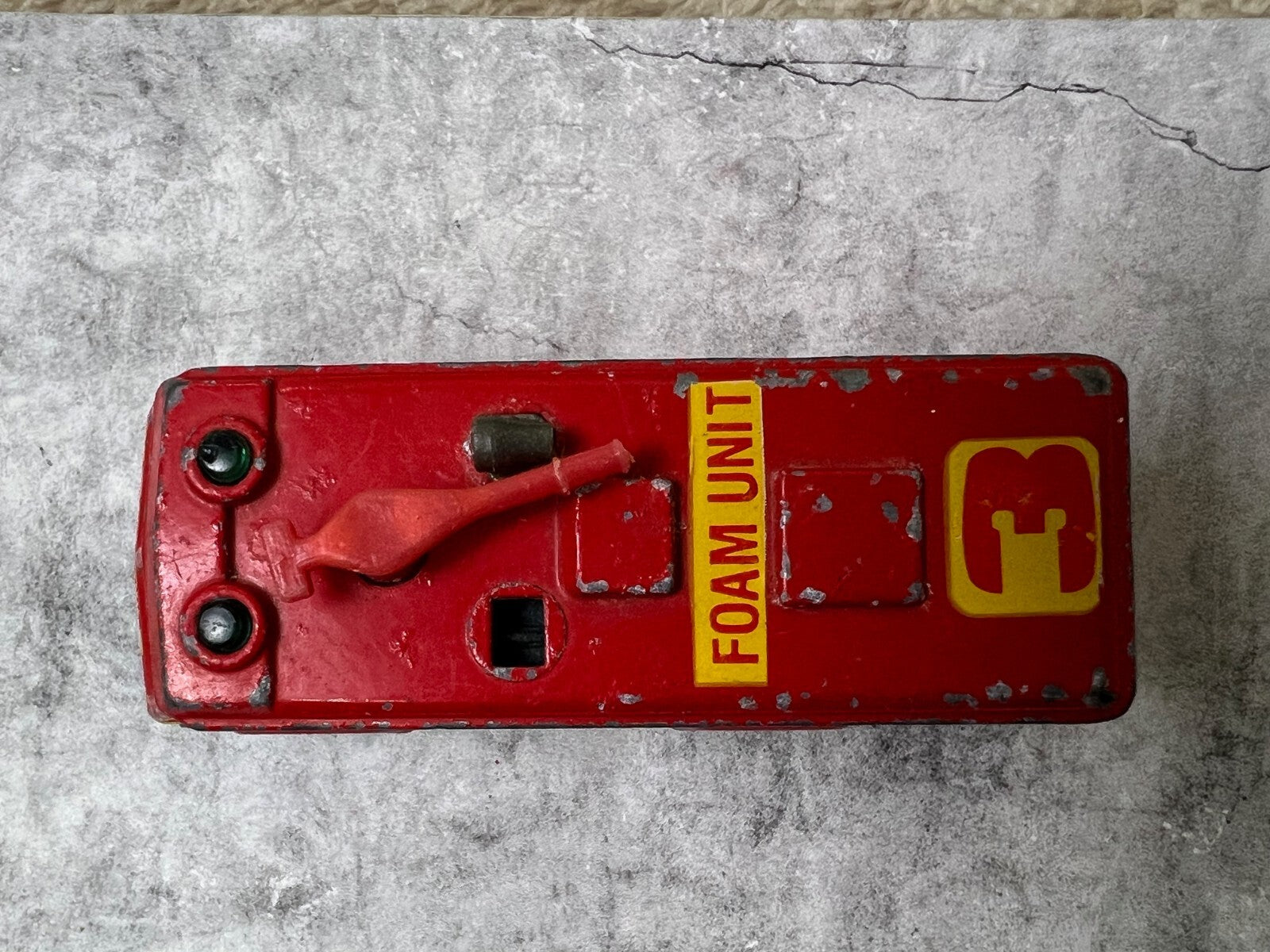 🔥🔥Matchbox Command Vehicle Red Metro Airport Foam Unit 3 Truck 1:114 C14🔥🔥