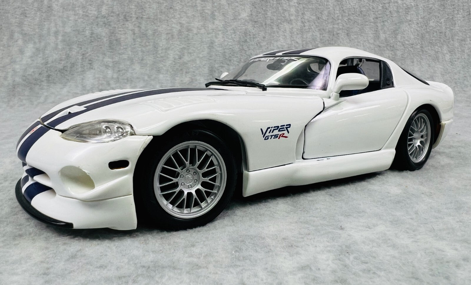 🏁🏁Maisto Dodge Viper GTS-R Special Edition White 1:18🏁🏁