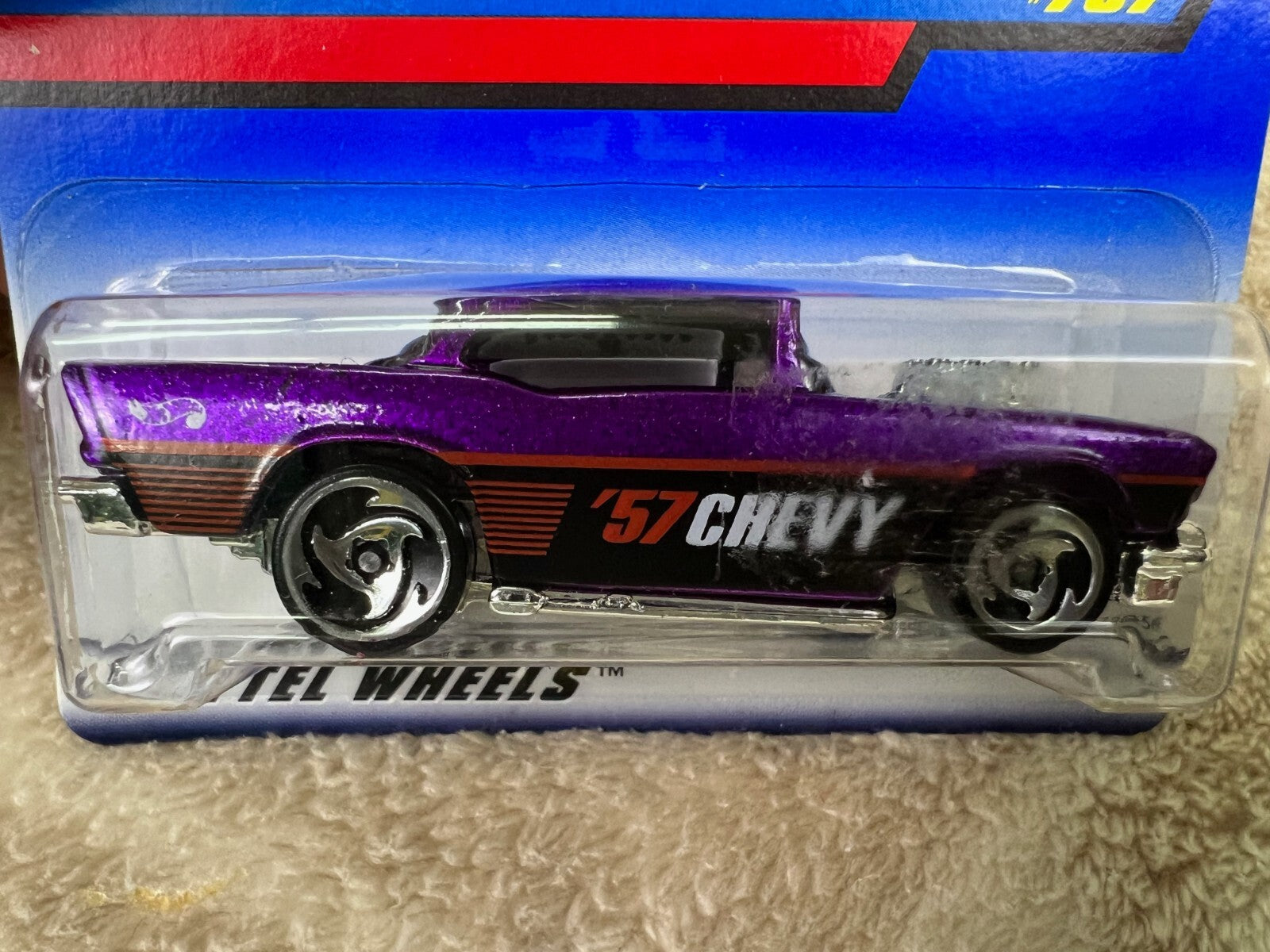 🔥🔥🔥🔥🇺🇸Hot Wheels '57 Chevy Purple #787 Blue Card 1997 HW18🇺🇸🔥🔥🔥🔥