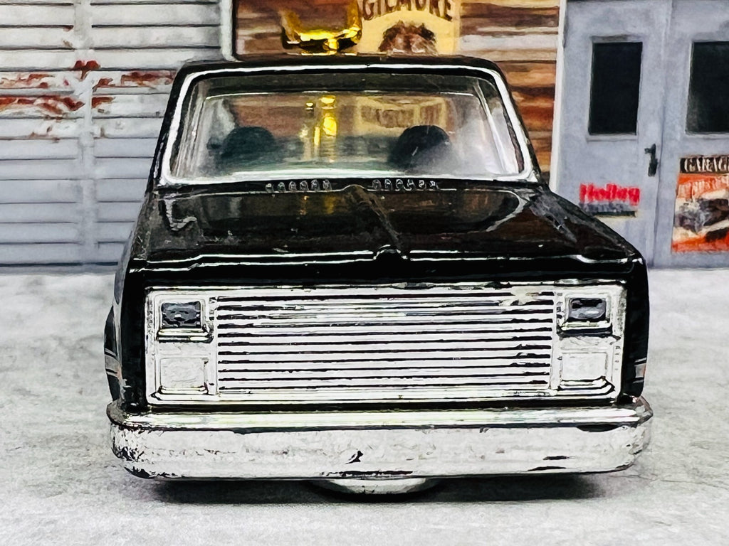 🇺🇸Hot Wheels 83 Chevy Silverado Custom Black/Gold Wheels Bike in Back C8🇺🇸