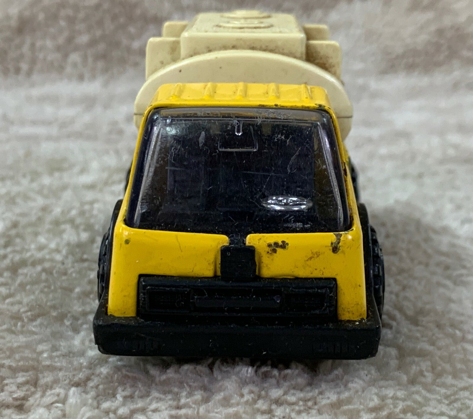 ******Vintage Tonka Tank Truck Yellow 4" Long Made in Japan Pre-Owned HW04******