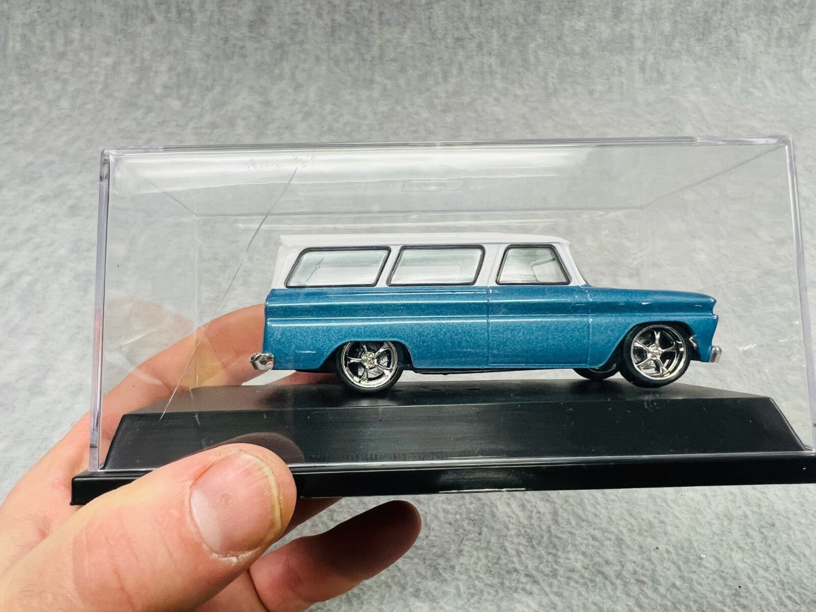 🇺🇸🇺🇸Greenlight 1966 Chevy Suburban Blue 1/43rd Scale 🇺🇸🇺🇸