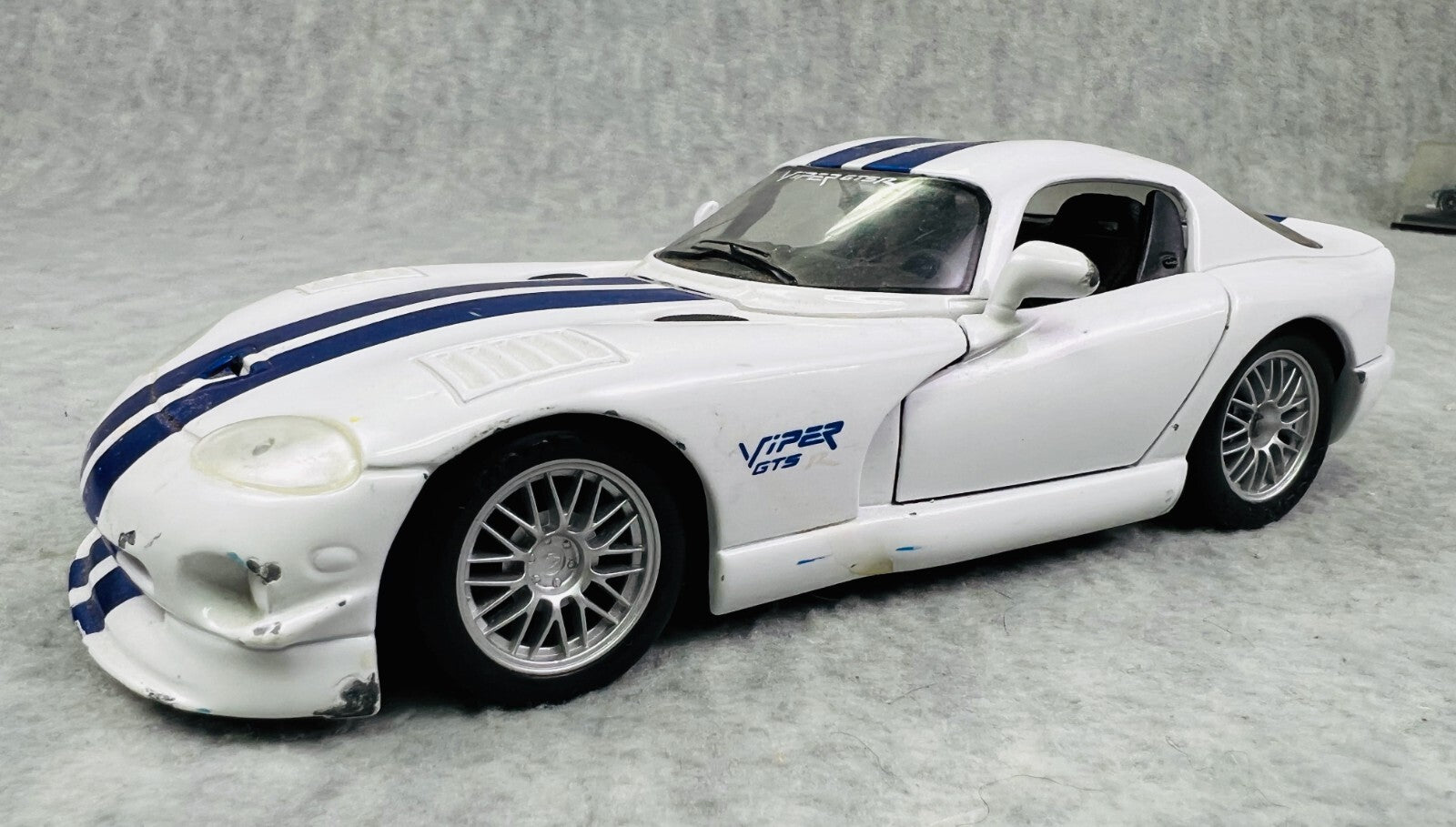 🇺🇸🇺🇸Maisto White 1997 Dodge Viper GTS Special Edition 1:24 Diecast🇺🇸🇺🇸