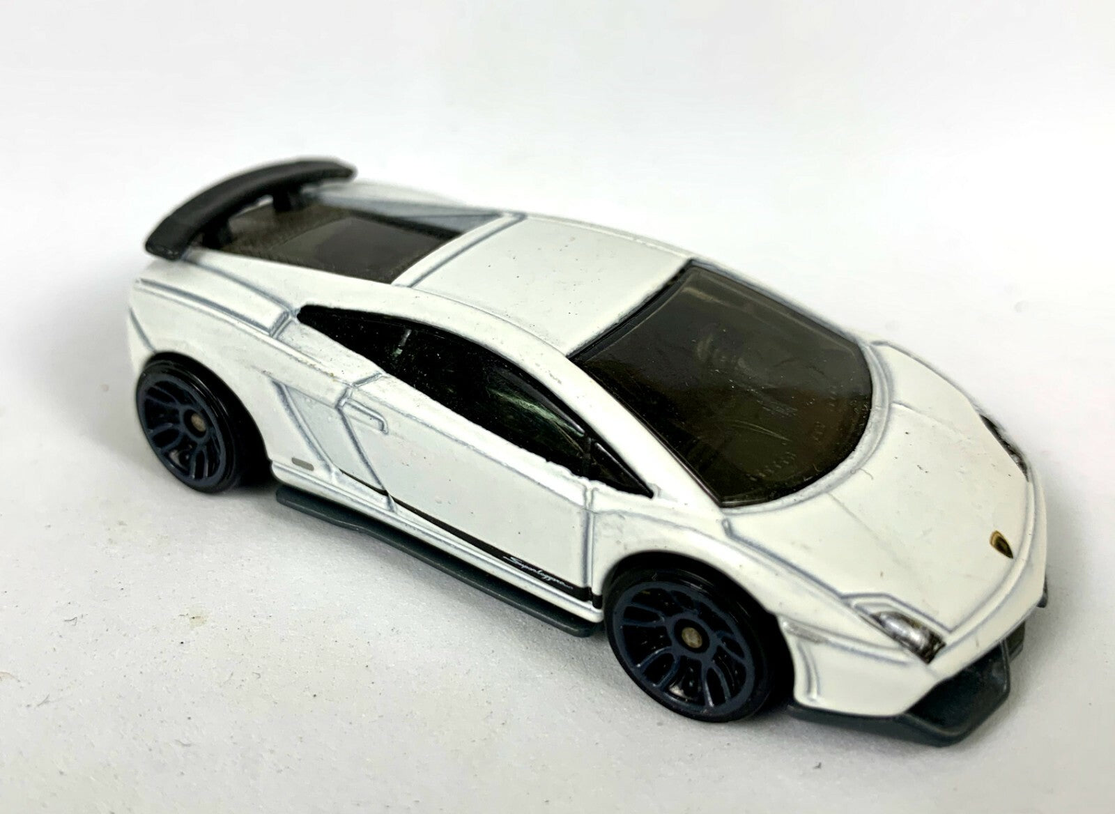 Hot Wheels 2011 HW Premiere Lamborghini Gallardo LP 570-4 Superleggera in White