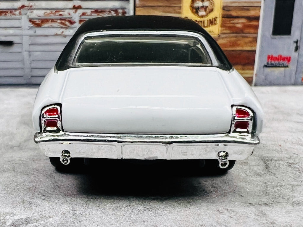 🔥🔥Hot Wheels Hot Rod Magazine Street Machines '69 Chevelle SS WHITE C6🔥🔥