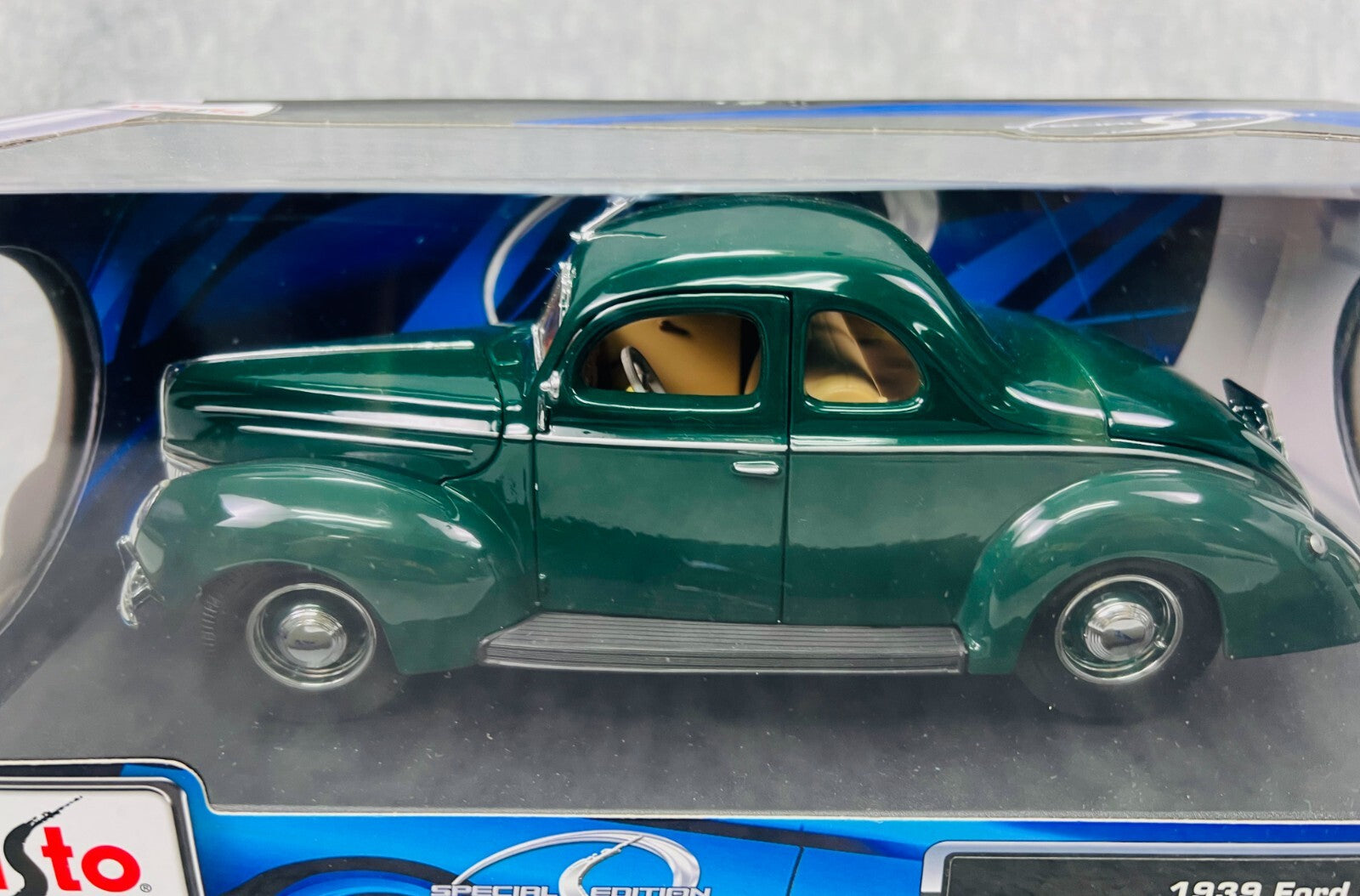 🇺🇸Maisto Special Edition 1:18 Diecast 1939 Ford Deluxe Coupe Dark Green🇺🇸