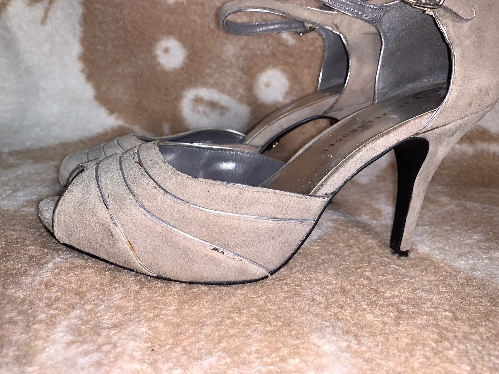 $100 AUDREY BROOKE Iliana Pleated Heels ~ Gray Suede Size 8