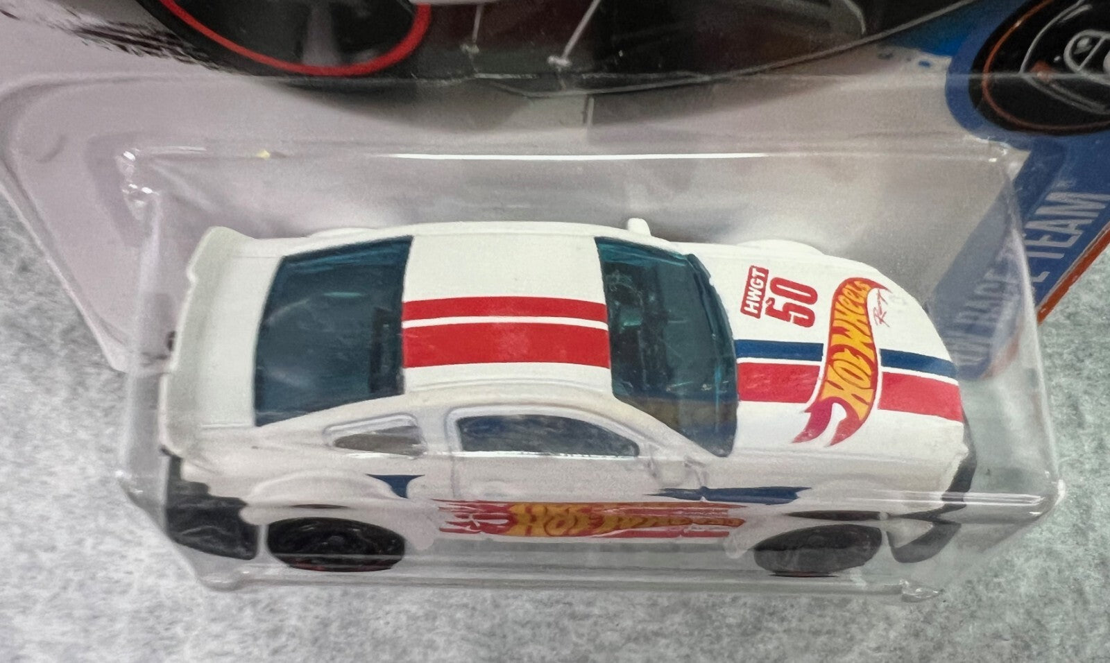 🇺🇸Hot Wheels  HW Race Team 2005 Ford Mustang WHITE FACTORY SEALED H25🇺🇸