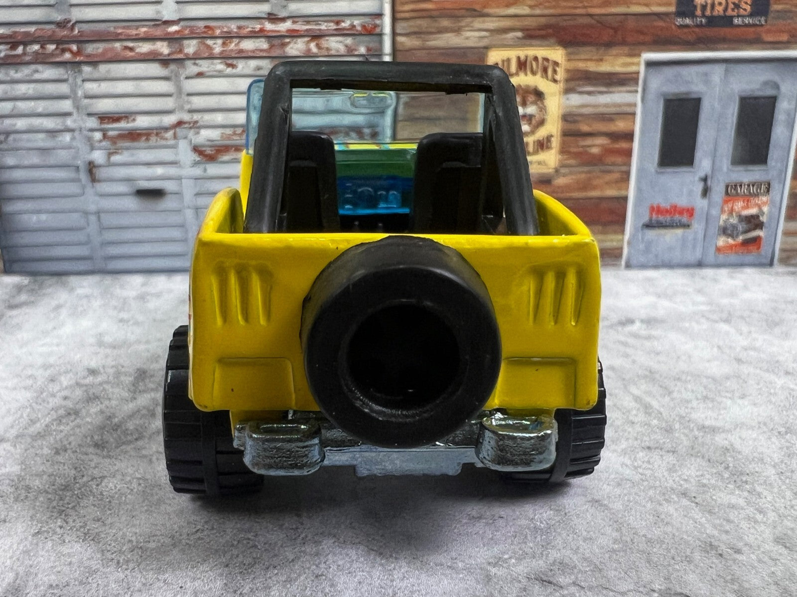 🔥🔥🔥Hot Wheels The Hot Ones Jeep Roll Patrol Yellow Chase 🔥🔥🔥