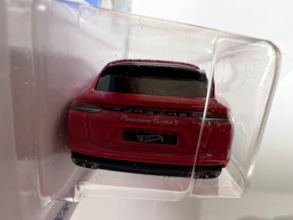 🔥🔥🔥Hot Wheels Porsche Panamera Turbo S E-Hybrid Sport Turismo HW06🔥🔥