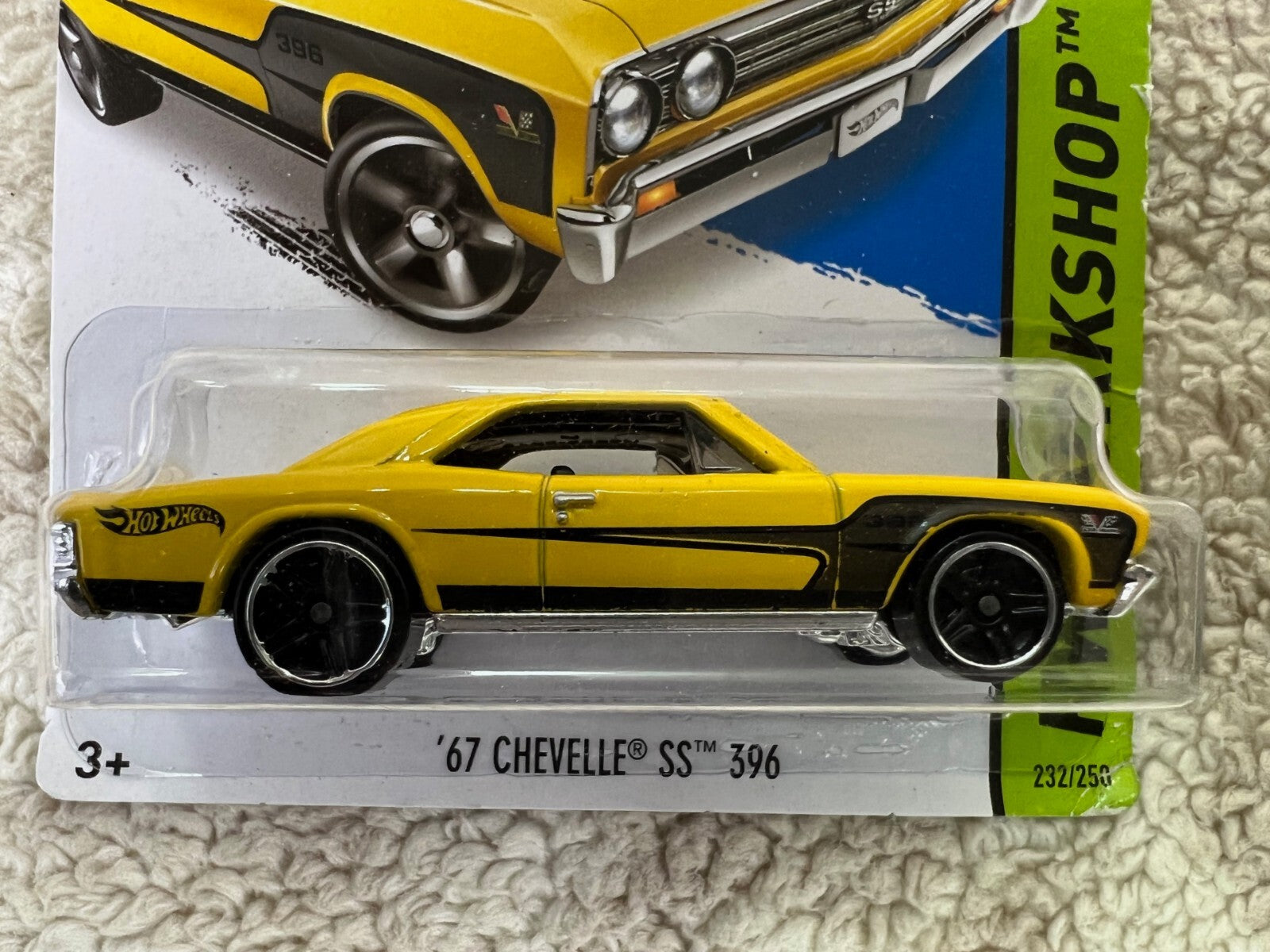 2013 HW Workshop 1:64 Die Cast Car Yellow Classic Coupe '67 CHEVELLE SS 396 HWO2