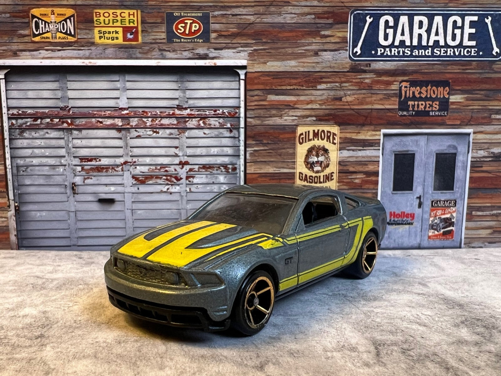 🇺🇸🇺🇸🇺🇸Hotwheels 2010 Ford Mustang GT Silver & Yellow C4🇺🇸🇺🇸🇺🇸