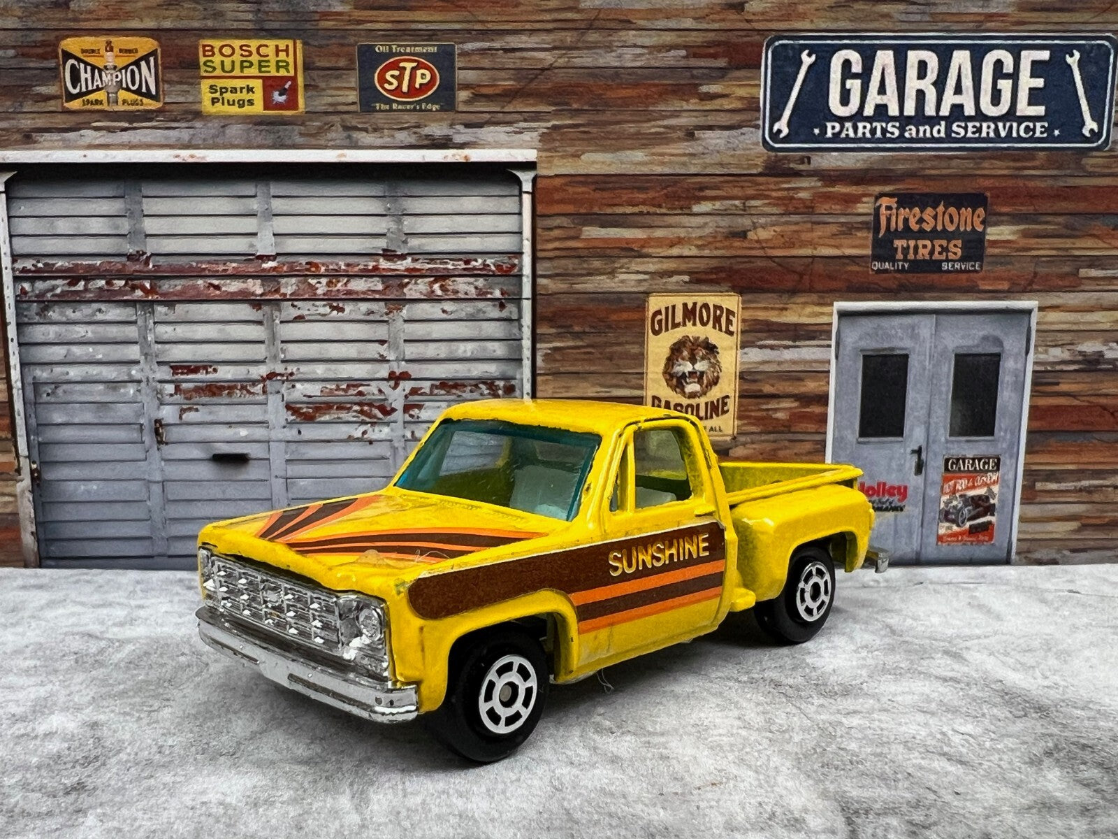 🔥🔥🔥 Yatming Chevy Stepside Pickup yellow Folding Tailgate  C12🔥🔥🔥