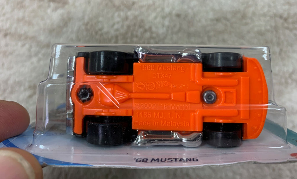 ***************Hot Wheels Tooned '68 MUSTANG SHORT CARD BLACK HW05**************