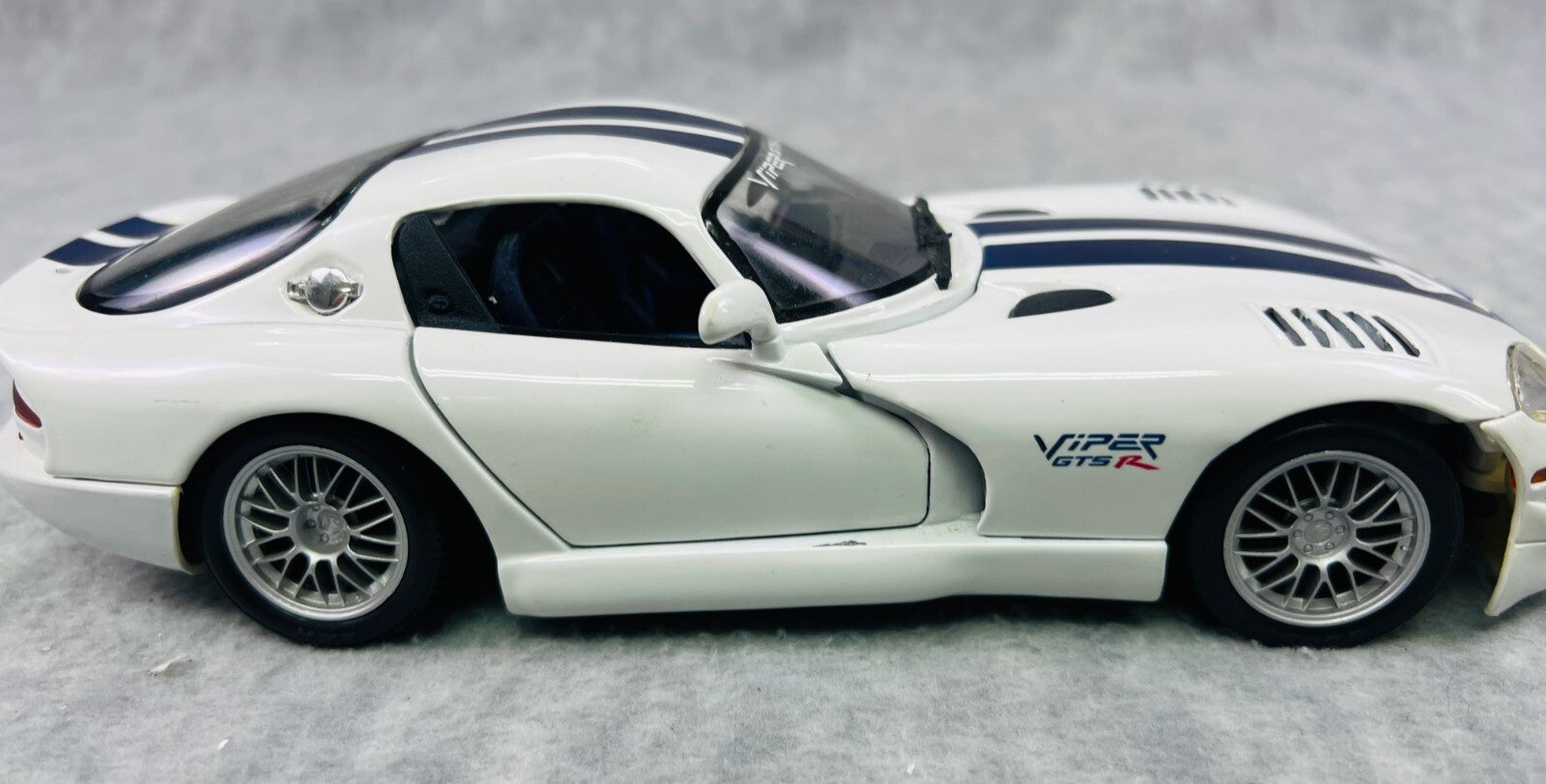 🏁🏁Maisto Dodge Viper GTS-R Special Edition White 1:18🏁🏁