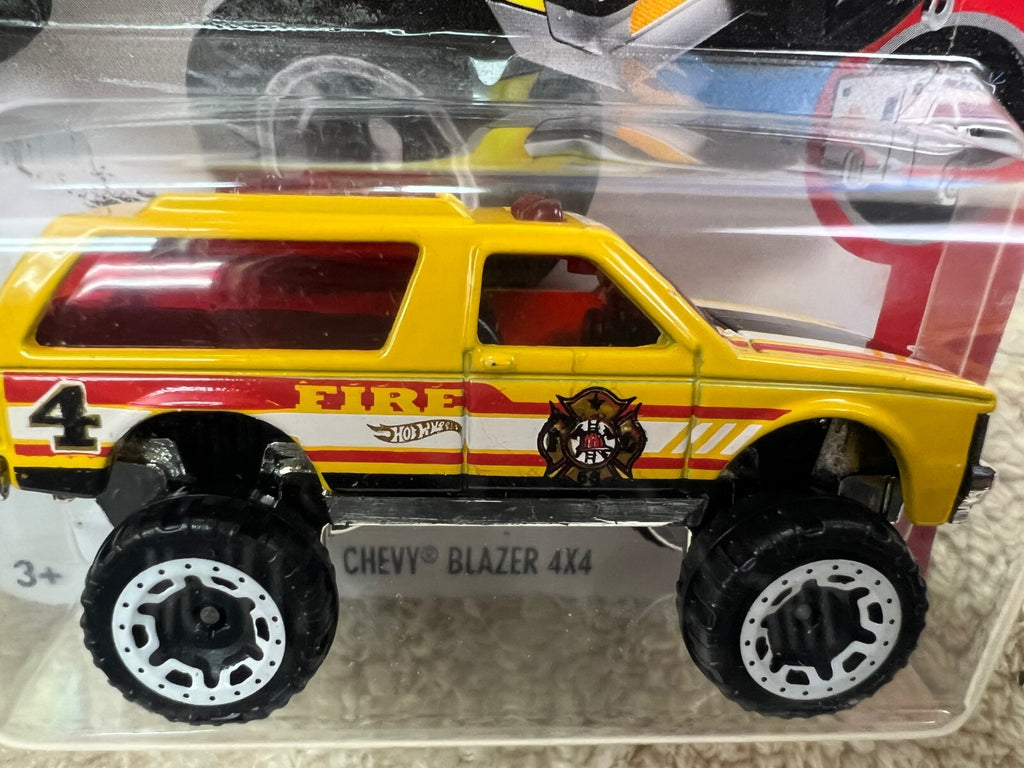 🇺🇸🇺🇸Hot Wheels HW Rescue Chevy Blazer 4x4 Yellow Fire Rescue HW18🇺🇸🇺🇸