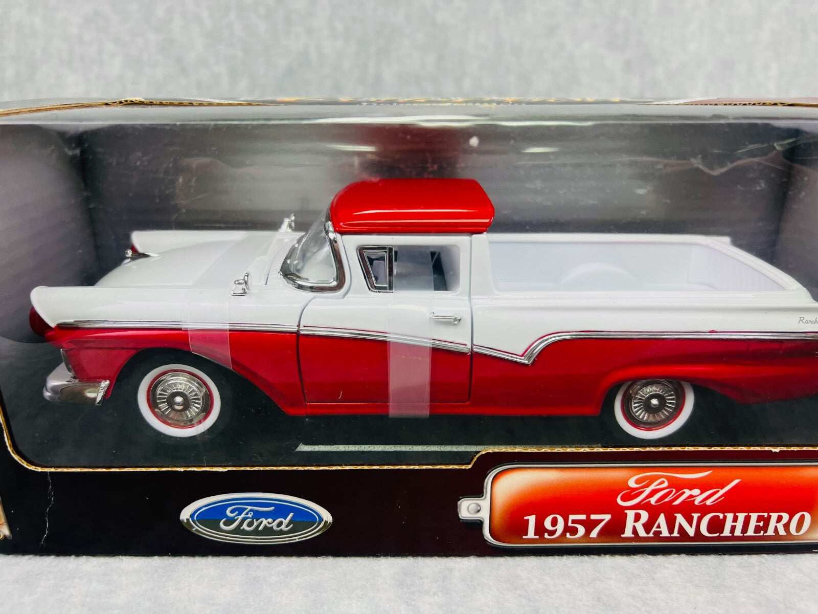 🇺🇸🇺🇸Road Legends 1957 Ford Ranchero Truck 1:18 Scale Red & White🇺🇸🇺🇸