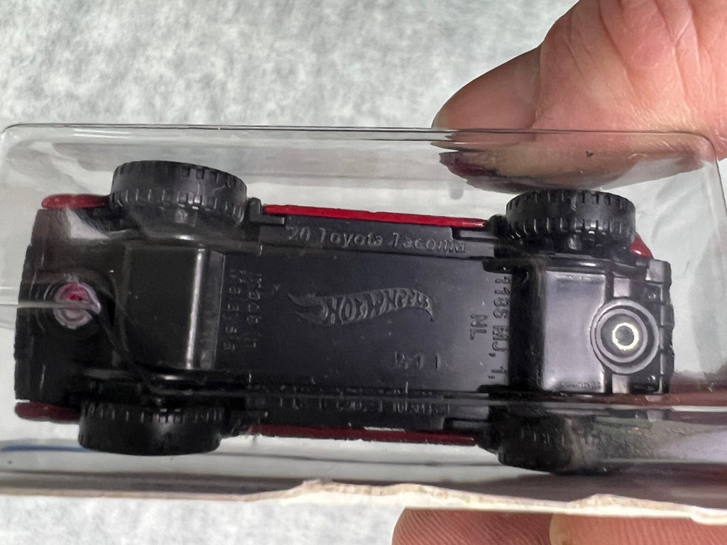 🔥🔥Hot Wheels '20 Toyota Tacoma Red HW HOT TRUCKS 2022 Factory Sealed H24🔥🔥