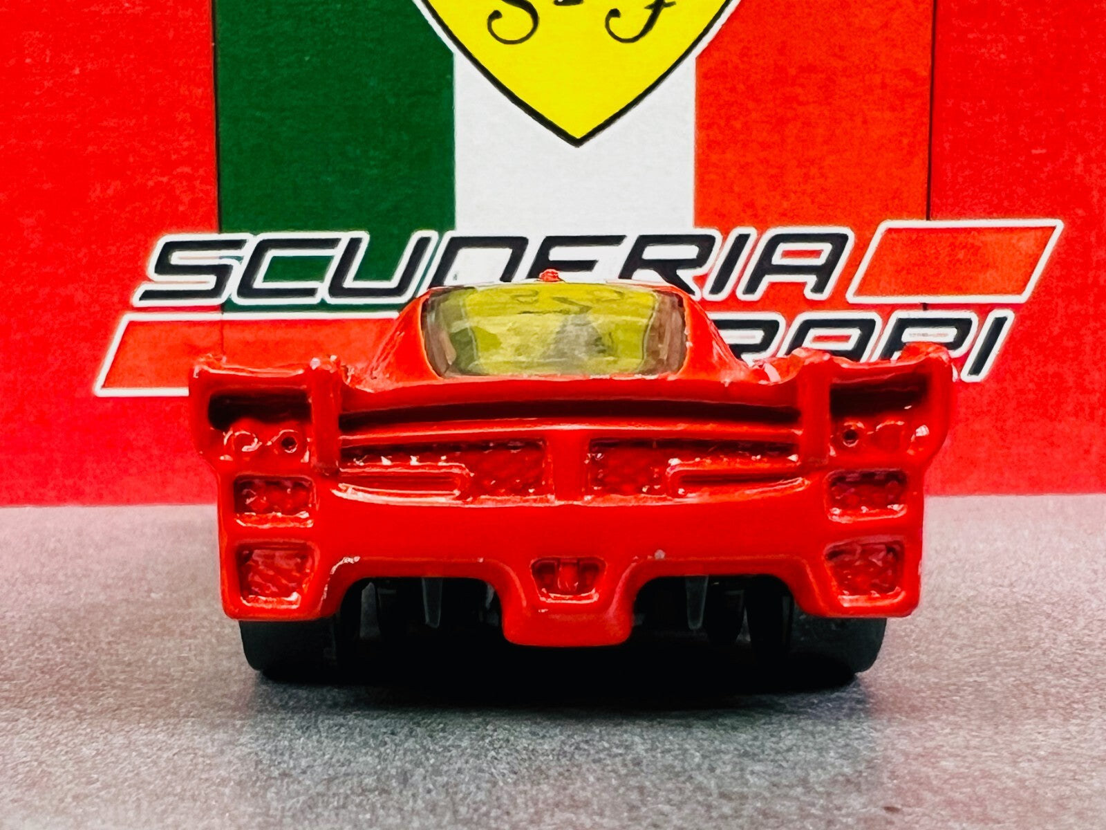 🇮🇹🇮🇹🇮🇹Hot Wheels Traditional Red Ferrari FXX Loose C22🇮🇹🇮🇹🇮🇹