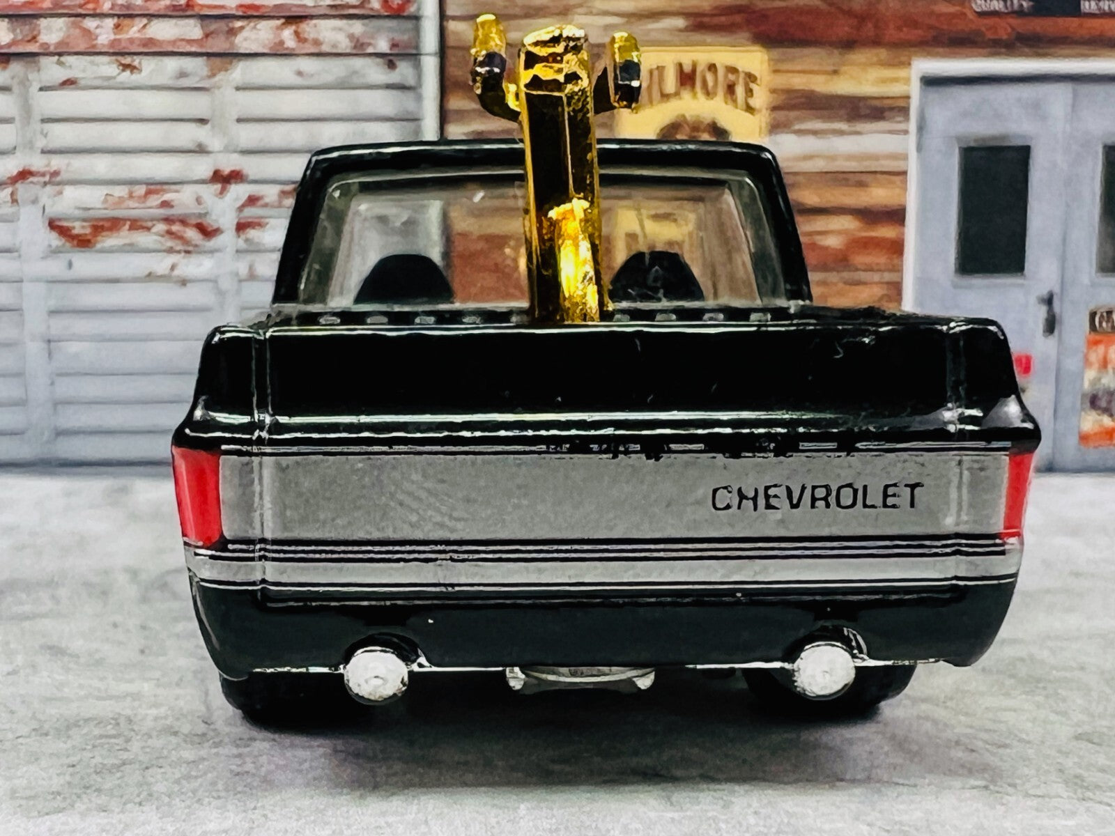 🇺🇸Hot Wheels 83 Chevy Silverado Custom Black/Gold Wheels Bike in Back C8🇺🇸