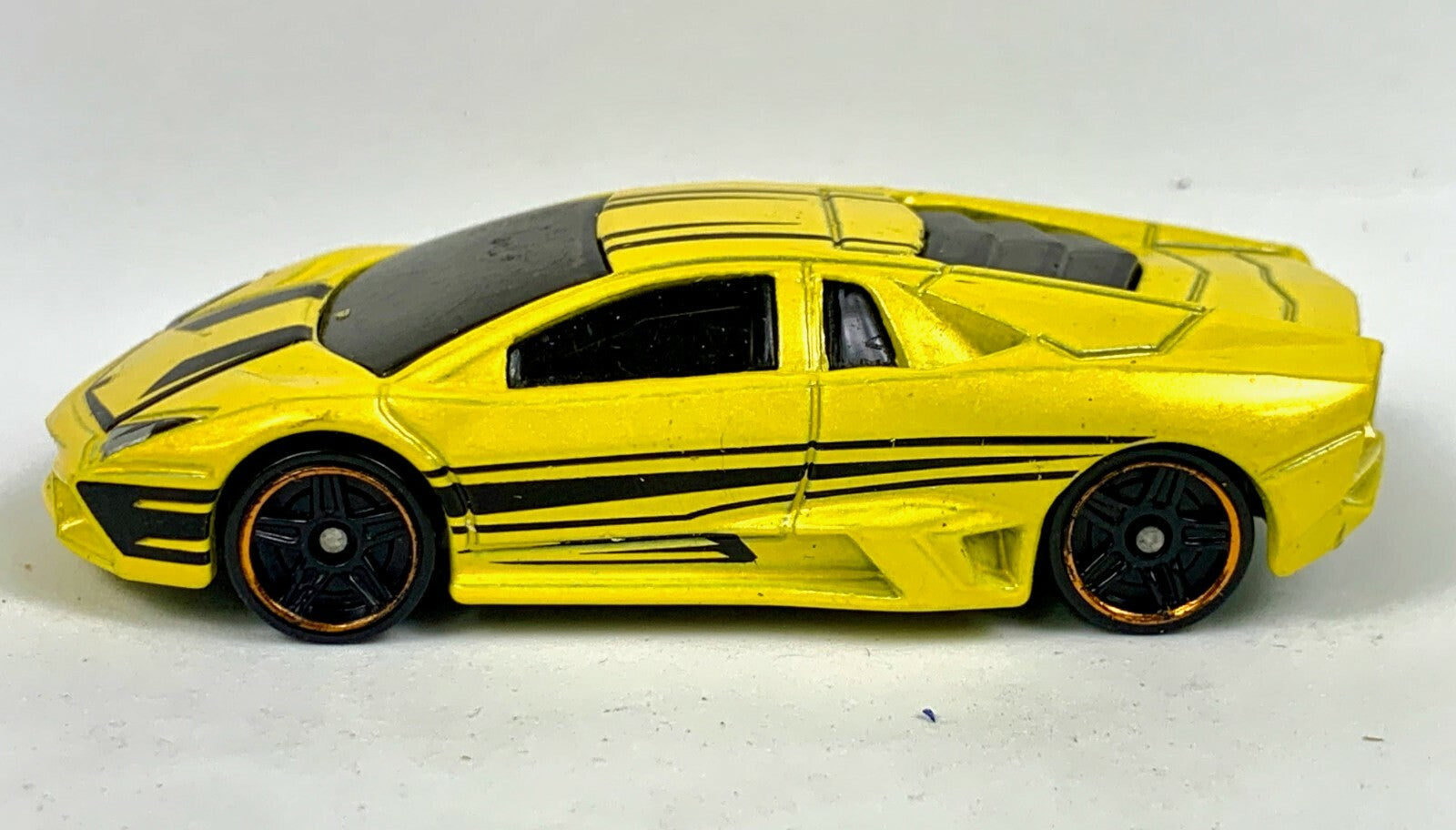 🔥🔥🔥Hot Wheels Lamborghini Reventon 1:64 Diecast Toy Car Yellow N4024🔥🔥🔥