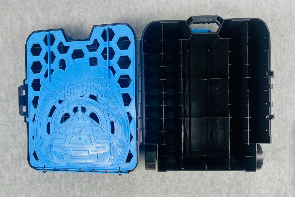 🇺🇸🇺🇸Hot Wheels Challenge Accepted 110 Plastic Car Carrying Case🇺🇸🇺🇸