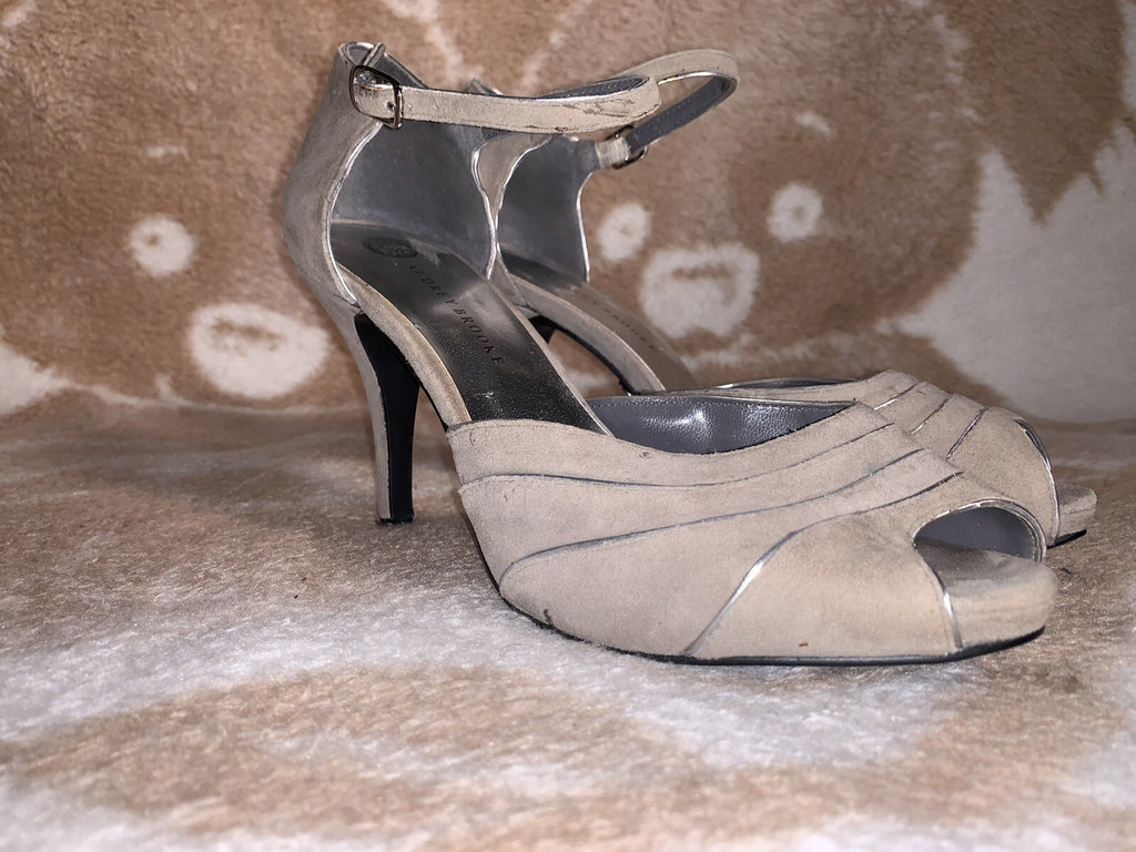 $100 AUDREY BROOKE Iliana Pleated Heels ~ Gray Suede Size 8