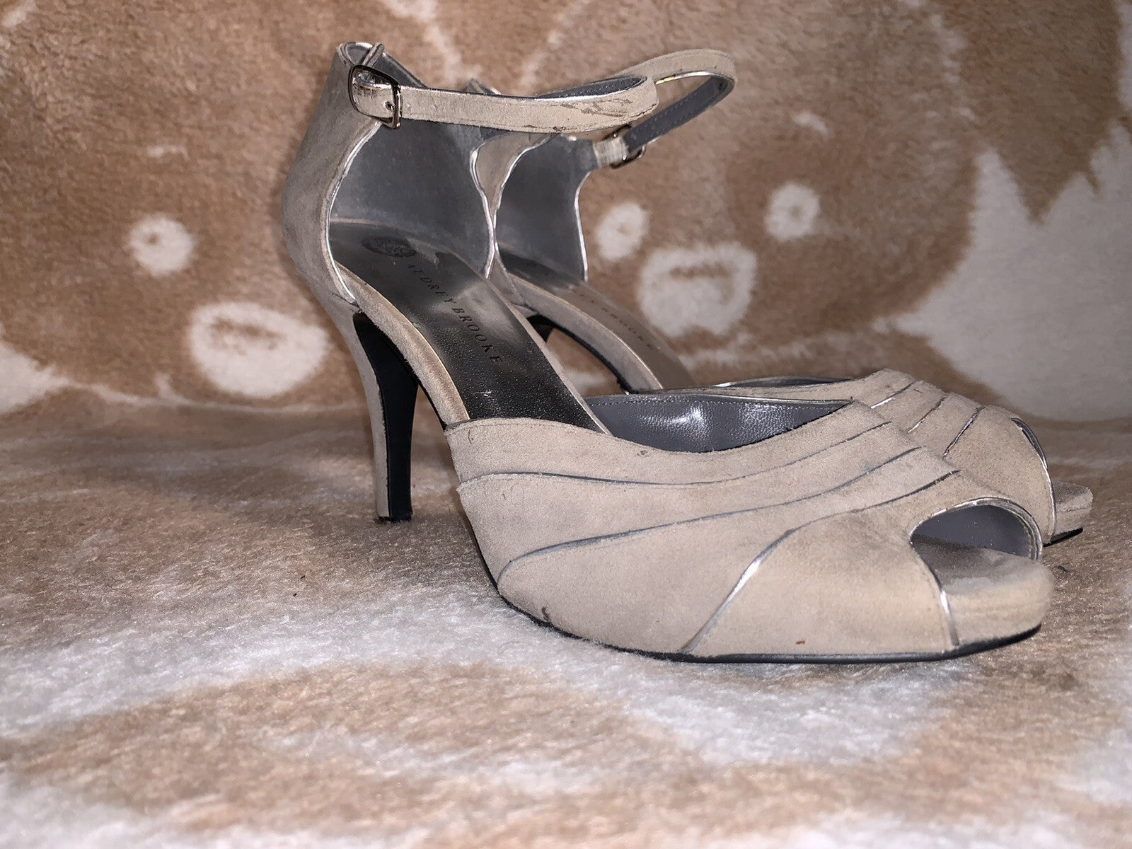 $100 AUDREY BROOKE Iliana Pleated Heels ~ Gray Suede Size 8
