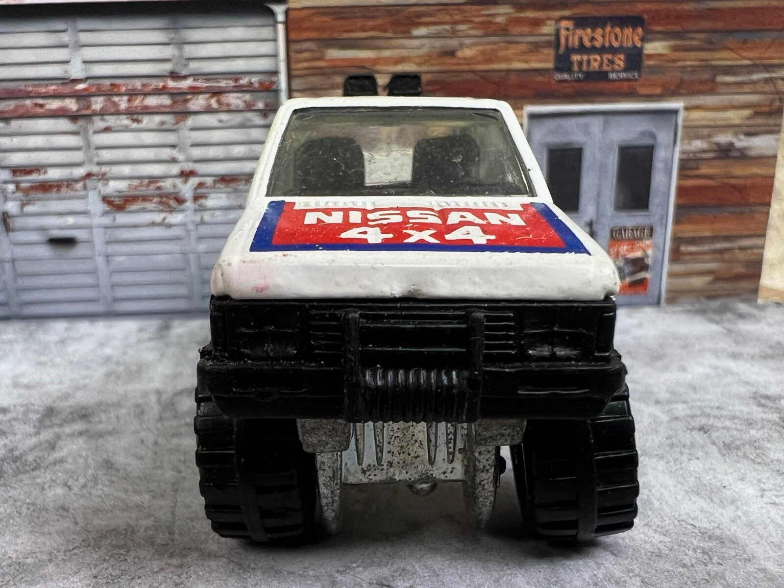 🔥🔥🔥Hotwheels Nissan 4X4 Pickup Truck 1987 White c7🔥🔥🔥