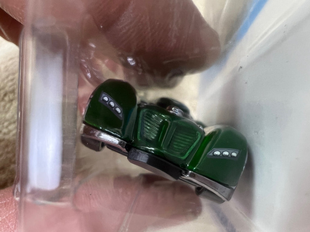 🦇🦇🦇🦇Hot Wheels Arkham Asylum Batmobile Green HW18🦇🦇🦇🦇