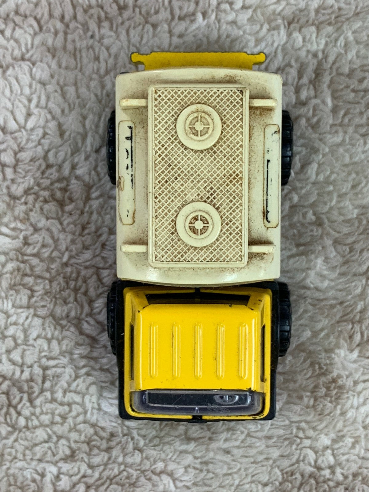 ******Vintage Tonka Tank Truck Yellow 4" Long Made in Japan Pre-Owned HW04******