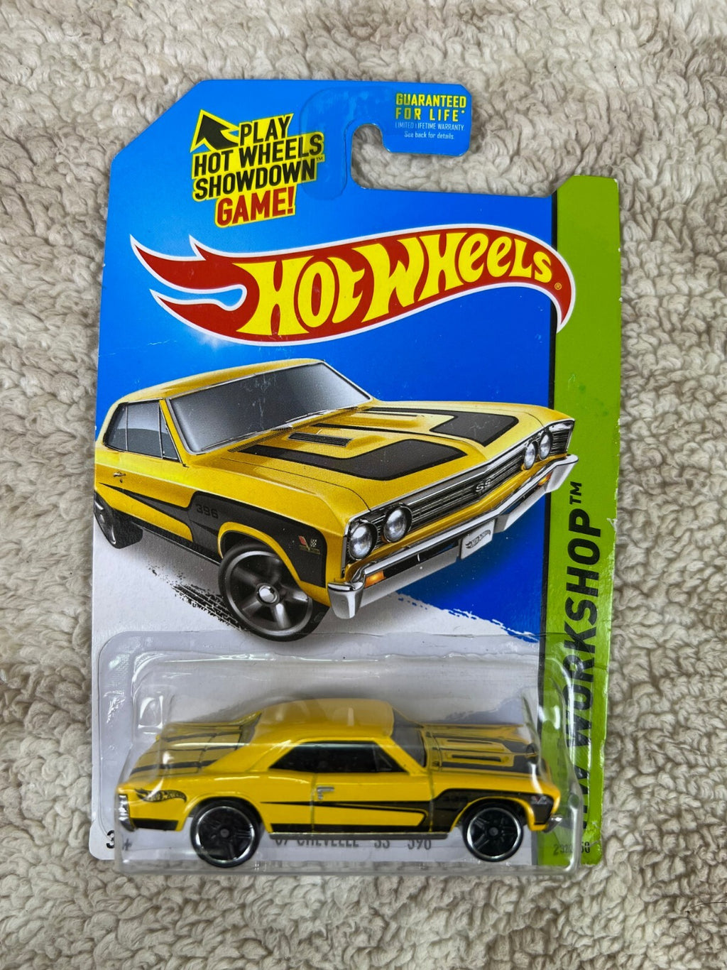 2013 HW Workshop 1:64 Die Cast Car Yellow Classic Coupe '67 CHEVELLE SS 396 HWO2
