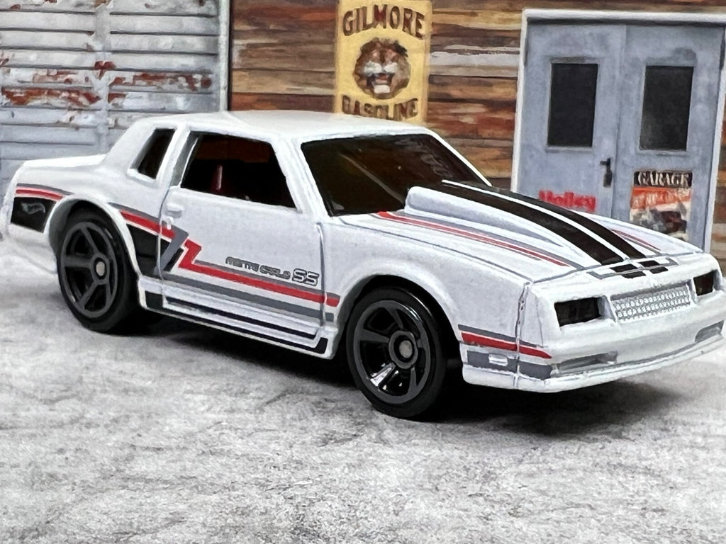🇺🇸🇺🇸HOT WHEELS '86 Monte Carlo SS White HW Muscle Mania Chevy C18🇺🇸🇺🇸