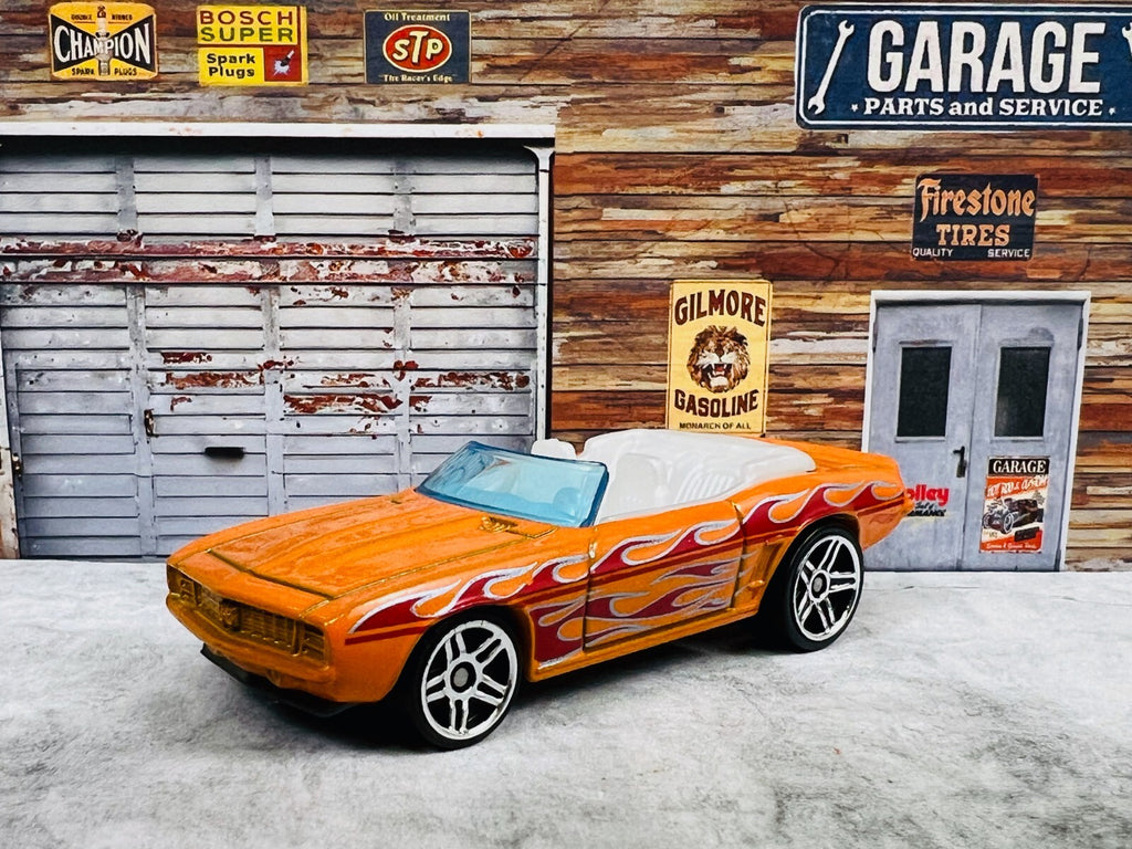 🔥🔥Hot Wheels 2006 Mattel 69 Camaro Convertible Orange Flames C16🔥🔥