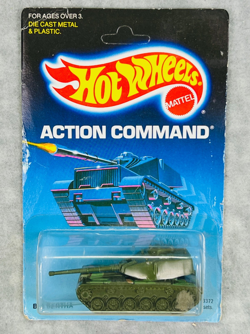 🔥🔥🔥🔥Hot Wheels rBig Bertha #9372 Tank Action Command H11🔥🔥🔥🔥