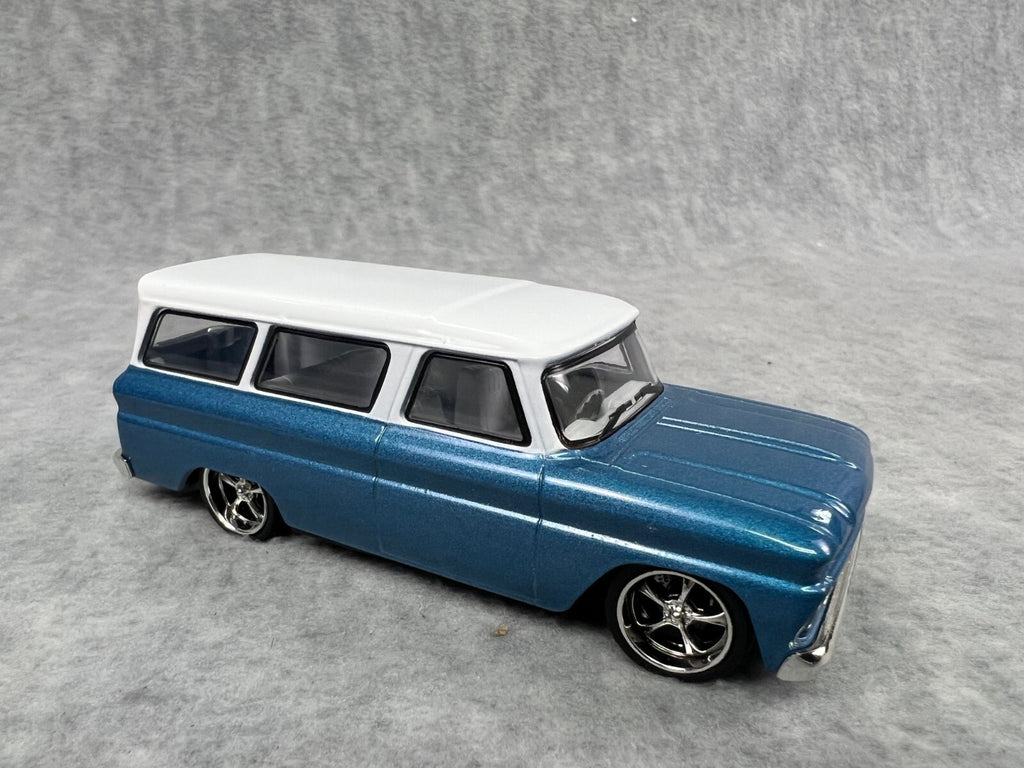 🇺🇸🇺🇸Greenlight 1966 Chevy Suburban Blue 1/43rd Scale 🇺🇸🇺🇸